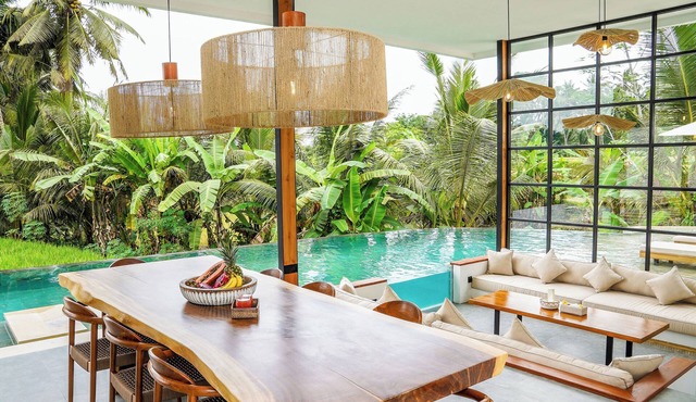 4BR Villa René Luxury & Serenity in Rice Fields