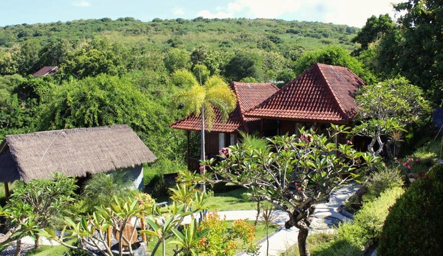 Bamboo Bungalow Jungle View