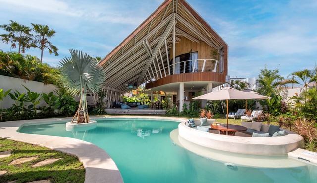 Bamboo Villa Five Bedrooms Tropical Garden