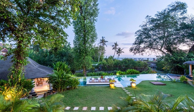 Beachfront Retreat | 22m Infinity Pool | 5BR
