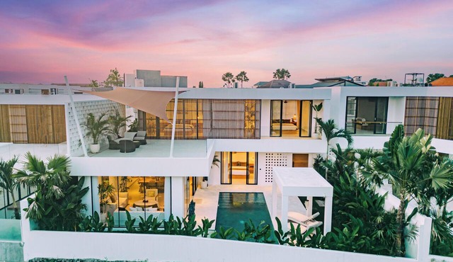 Canggu 3 Bedroom Pool Villa with Rooftop & Rice Field Views