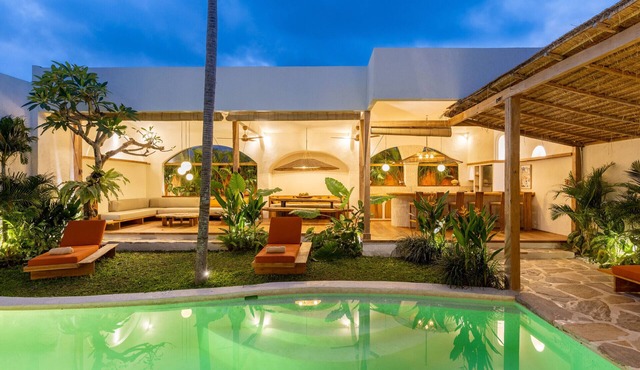 Canggu Villa with Pool | Near Cafés | Near Beaches