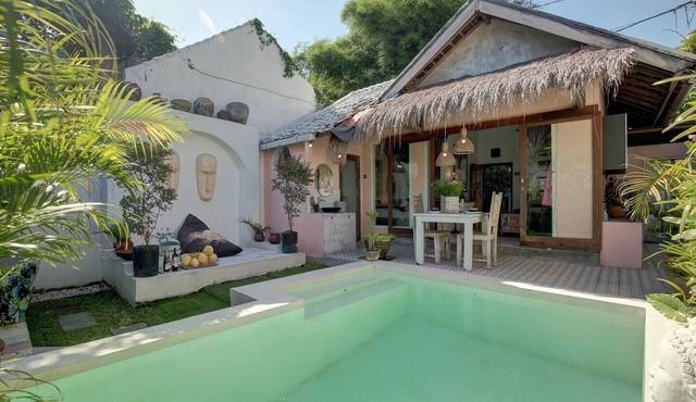Casa Tigerlily Canggu with Private Pool and Wifi