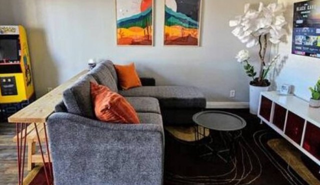 Charming & Cozy Condo Pool-Spa & Pac-Man Arcade in Indio