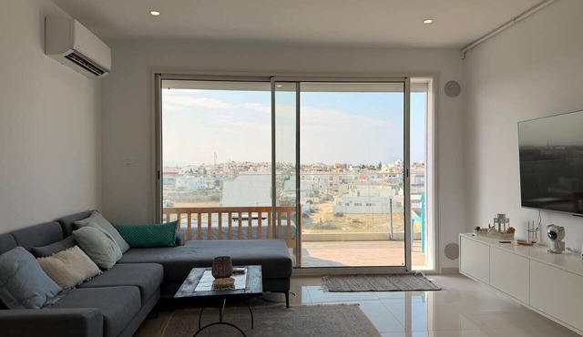Cozy 1-bedroom apartment in delightful Hergla with AC, sea view, private parking