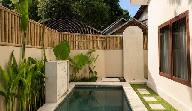 Cozy 2-bedroom house in excellent Kuta Lombok with AC in Kuta Lombok