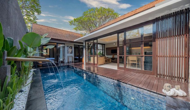 Cozy 2BR villa w- pool & garden views