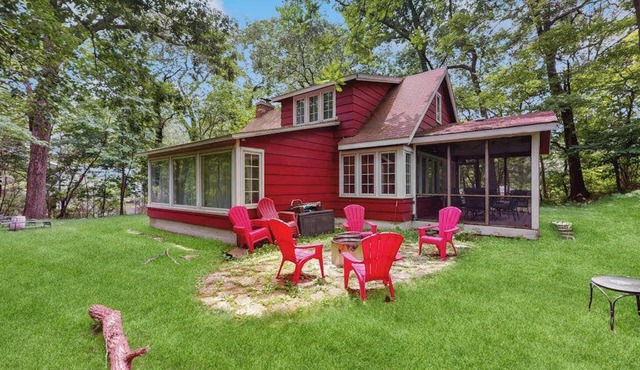 Cute Cottage by the Lake W/Private Hot Tub, Firepit, Screened Porch & Fast WiFi in Michiana
