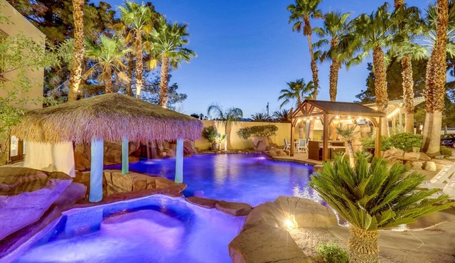 DD Luxurious 12BD/13BA Mansion Villa w/Two Beautiful Resort Pools. Sleeps 39! in Las Vegas