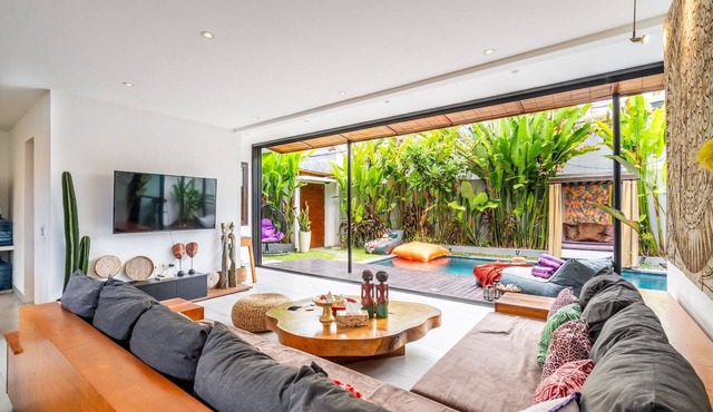 Designer 3BR w/Private Pool 5' drive @Beach BBQ Facility Seminyak–Canggu