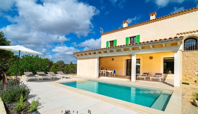 Es Saquer de Son Coll - with private swimming pool in Algaida