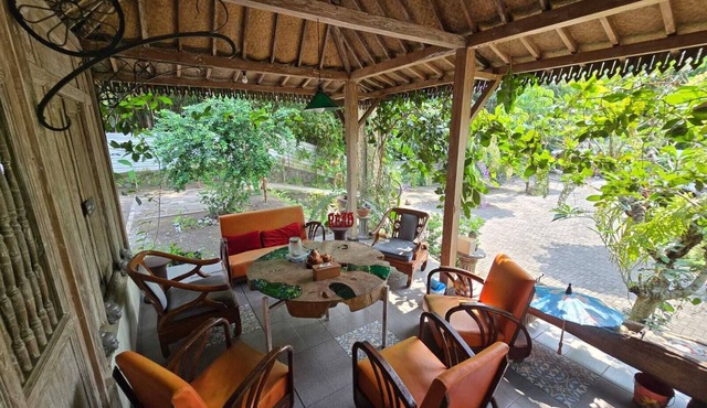 Eyang Residence Limasan Kebon Dalem in Prambanan