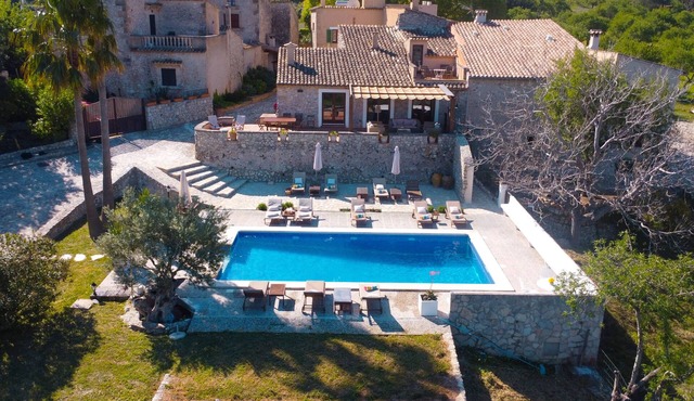 Finca Can Guillo Pollensa with Pool up to 10 Pers in Pollensa