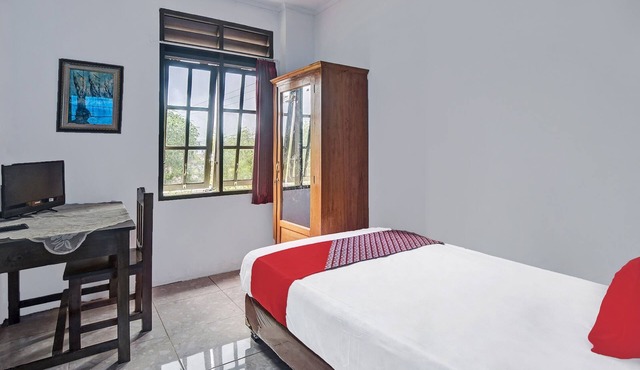 Hotel O Borneo in Tondano