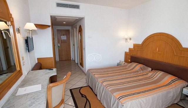 Hotel Riviera - Family Only