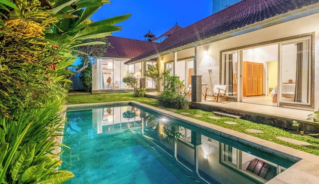 Jungle Amaranth Villa Canggu - Exclusive 3BR Retreat with Pool, Modern Amenities and Top Location
