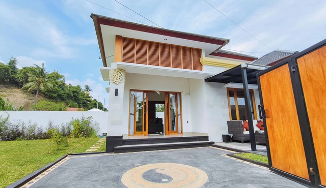 Karuna Villa with Garden