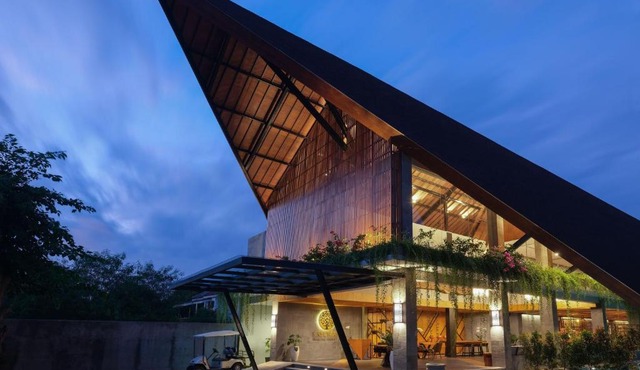 Kayumas Seminyak Resort