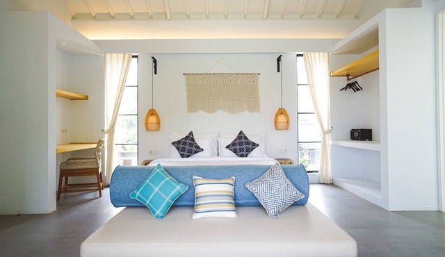 Lady Swan Hill · Urban elegance 4BR in Canggu