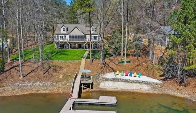Lakefront Manor with Beach, Gameroom, Sauna, Theatre in Denver