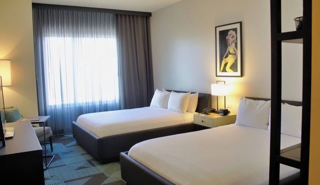 Las Vegas Escape! 3 Large Units Near Bellagio! in Las Vegas