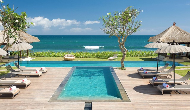 Luxe Vacay Villa Melissa | Chef & Staff | LVID-11