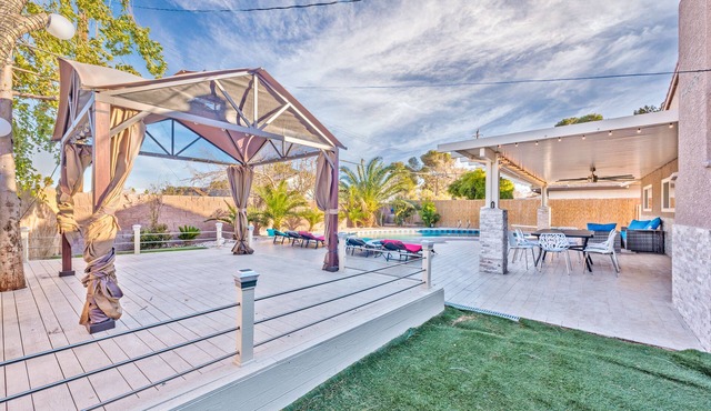 Luxury and exclusive villa 2 miles from the strip in Las Vegas