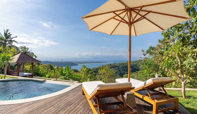 Luxury Boutique Villa with Private Pool, Ocean View & Floating Breakfast