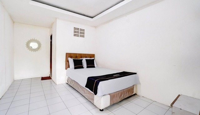 Luxury Deluxe DBL Retreat W/Free WiFi and Parking in Bekasi