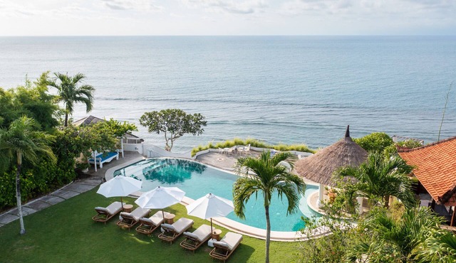 Ocean View 6BR Retreat w/Infinity Pool Bingin