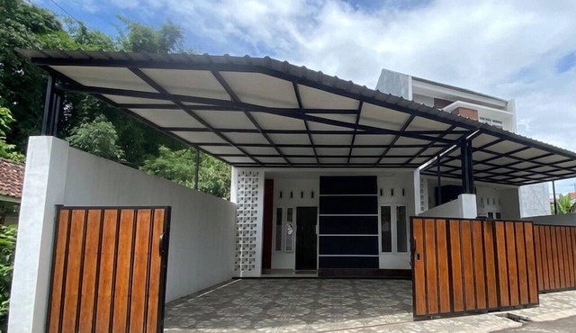 OYO 95348 Kost Baituna Syariah in Malang