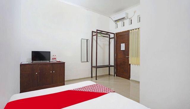 OYO Life 91670 Mannsur Homestay Syariah