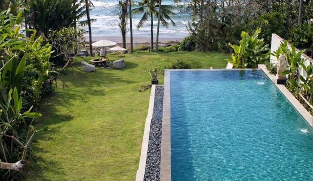 Private beach Oceanfront 3bd Villa