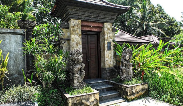 Private Secluded 1RM Pool Villa, Massage Room