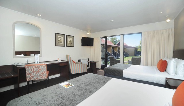 Quality Hotel Lincoln Green in Auckland