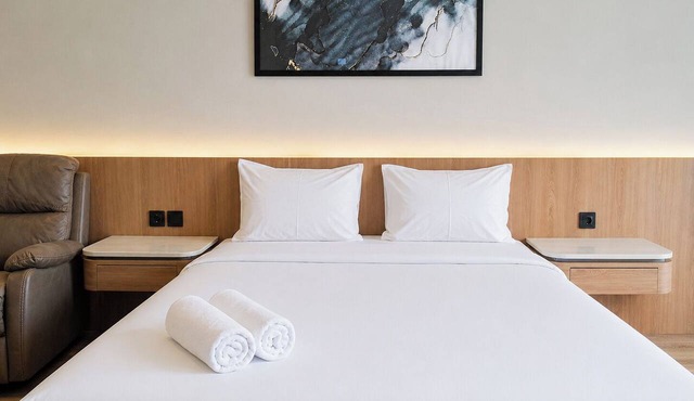 Restful Combined 2Br At Apartment Tamansari Skylounge Balikpapan in Balikpapan
