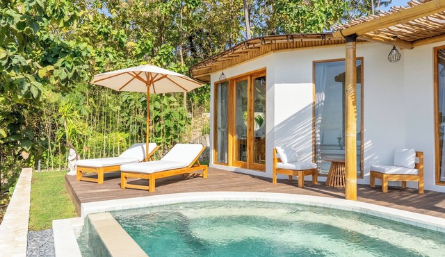 Romantic Boutique Villa with Private pool, Ocean View & Floating Breakfast