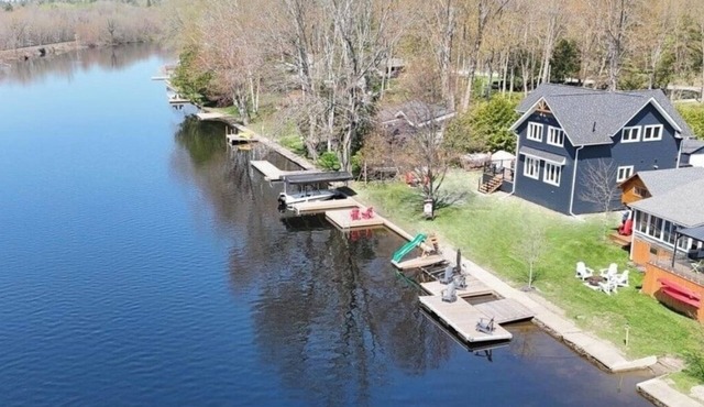 Severn River Luxury Retreat, 3 bds, 2,5 bath, sleeps 9 ppl, dogs welcome! in Severn Bridge
