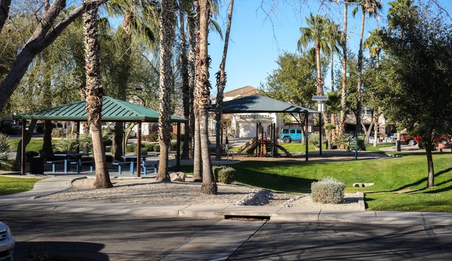 Superstition Serenity 4BR /w Hot Tub, Hiking, Golfing in Apache Junction