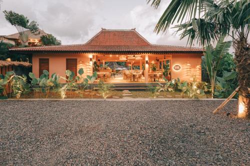 Tebola Village Resort