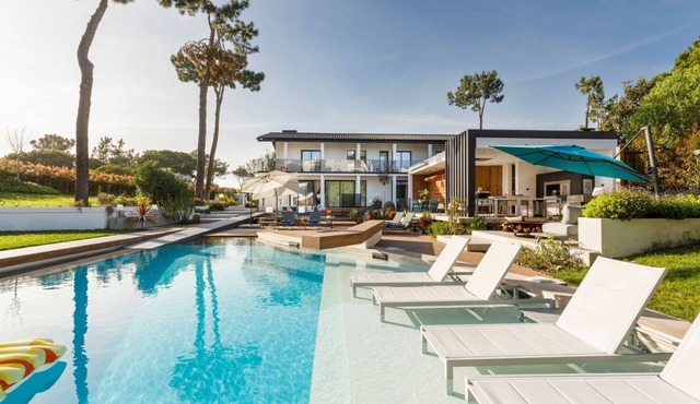 Troia Beach - Five Bedroom Villa, Sleeps 12 in Carvalhal