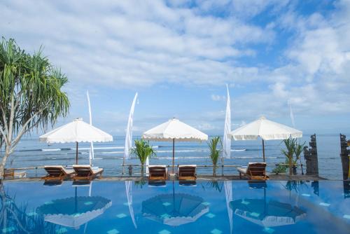 Twilight Ceningan in Nusa Lembongan