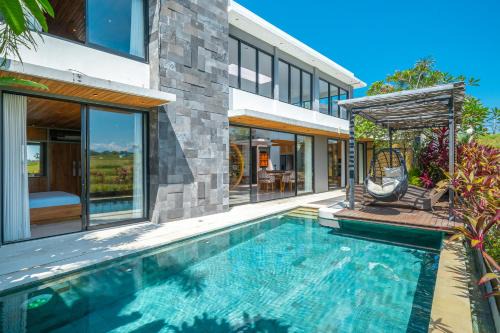 Villa Asri - Incredible Tropical 3BR close to Nyanyi beach!