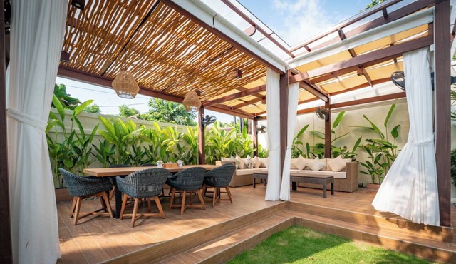Villa Cemara: Spacious 4BR Retreat Seminyak