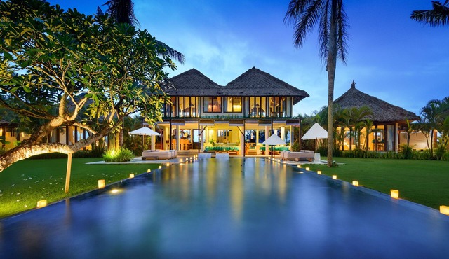 Villa Kalima - 6 bedroom beachfront villa in Seseh Beach