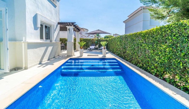 Villa mit privatem Pool in Roldán