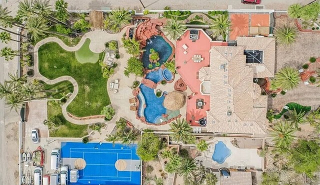 Villa with Pickleball - BB court - Pool in Las Vegas