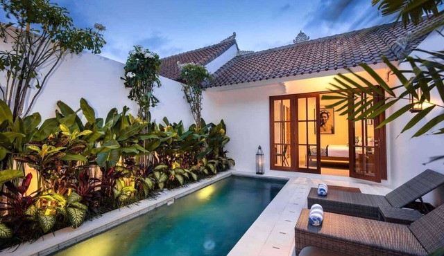 Walk around Seminyak Petitenget from 1BR PoolVilla