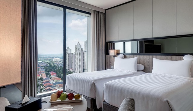 Whiz Luxe Hotel Spazio Surabaya