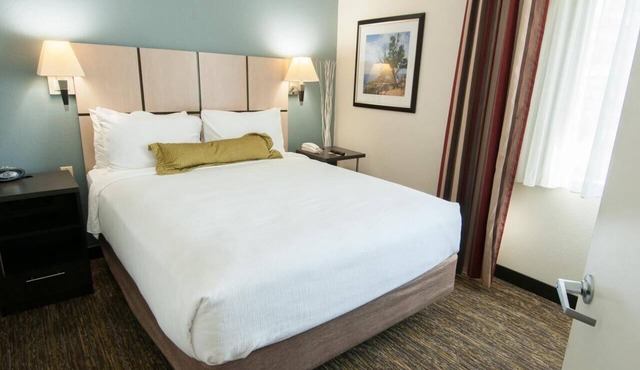 Your Home Away From Home! 4 Pet-friendly Units, Kitchenette, Pets Allowed in Garden Grove